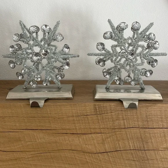 Elegant Silver Beaded Snowflake Stocking Holders – Set of 2 - Picture 1 of 10